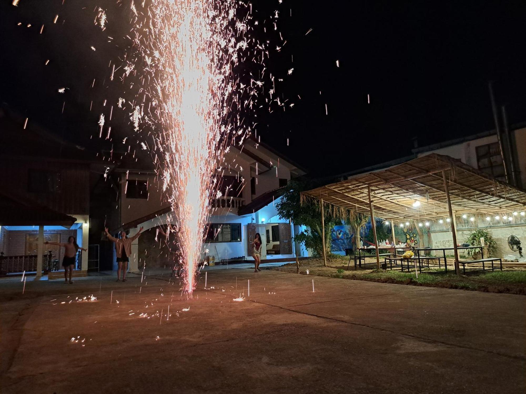 Social Garden Hostel Chiang Rai Exterior photo